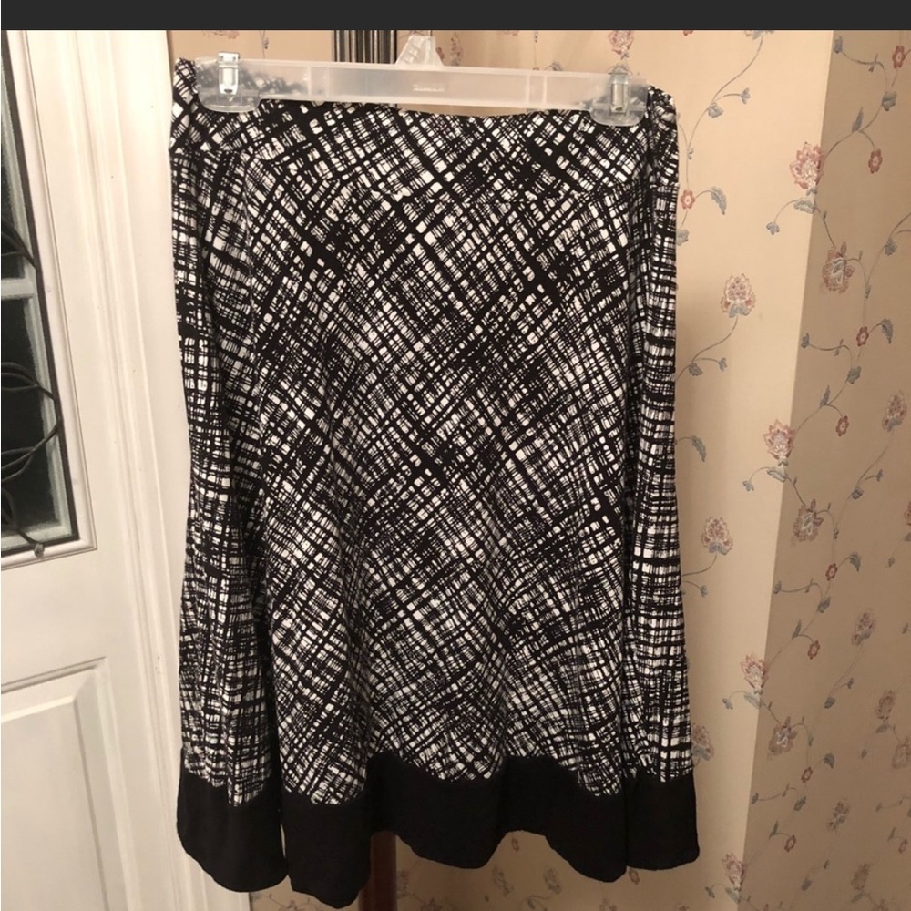 Size medium skirt black and white